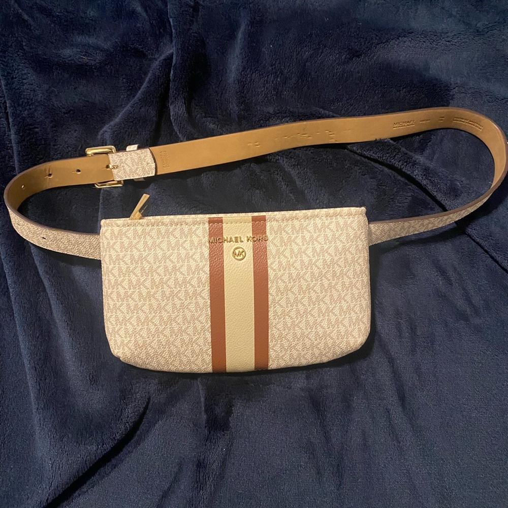 Micheal Kors Crossbody Purse